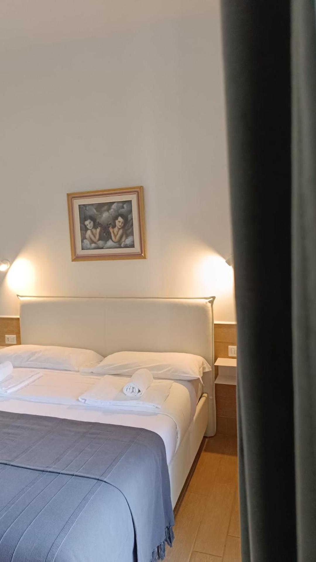 נאפולי H22 Hotel מראה חיצוני תמונה