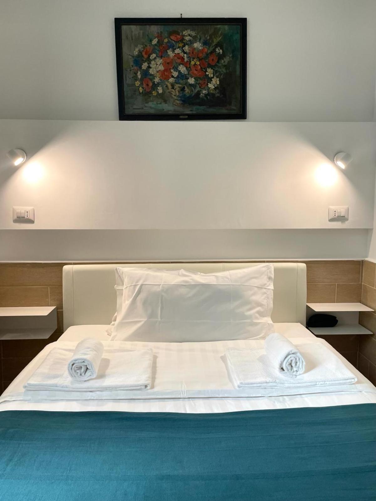 נאפולי H22 Hotel מראה חיצוני תמונה